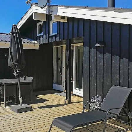 9 Person In Lokken-by Traum