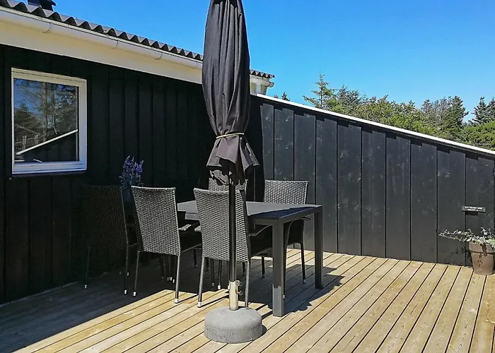9 Person In Lokken-by Traum *